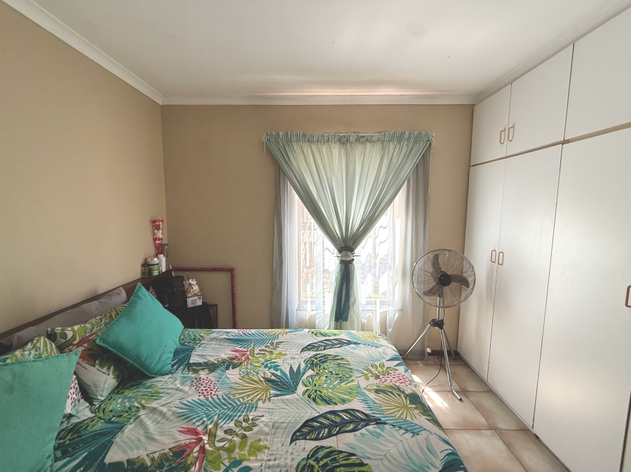 2 Bedroom Property for Sale in Table View Western Cape